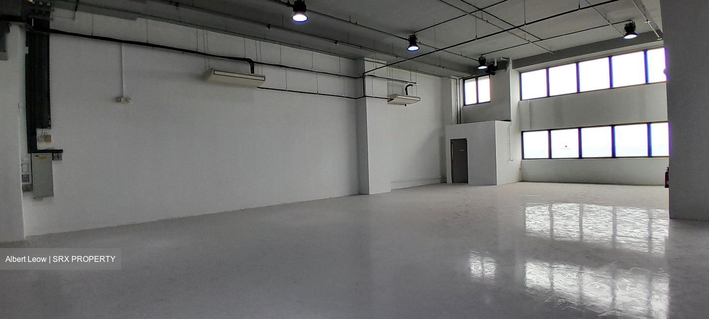 Carros Centre (D25), Warehouse #626482461